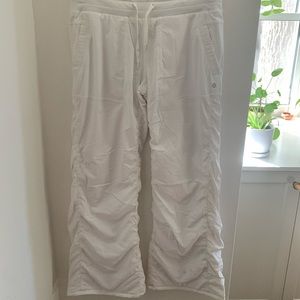 Lululemon pants, in white. Size 8.